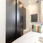 Parisien Ideal Quartier Chic Париж