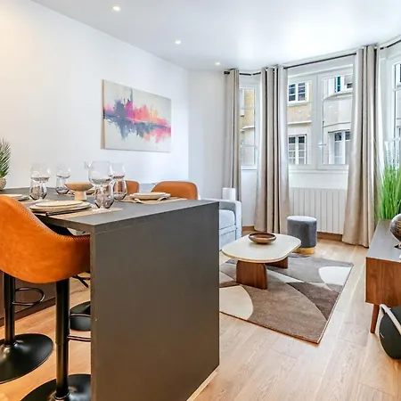 Parisien Ideal Quartier Chic *