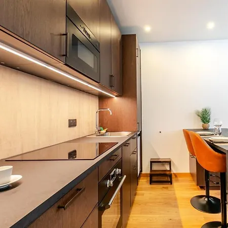 Parisien Ideal Quartier Chic