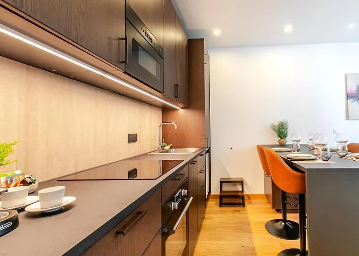 Parisien Ideal Quartier Chic